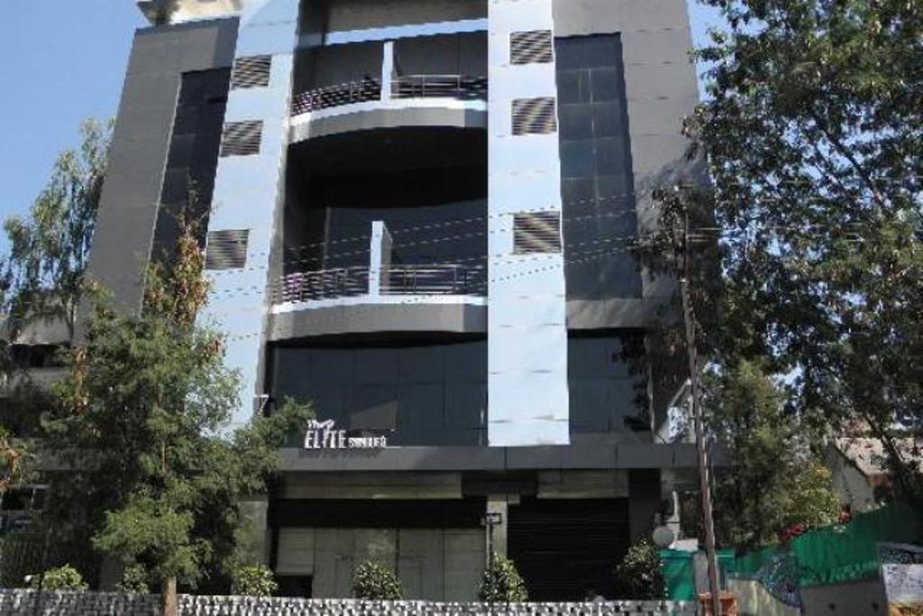 Hotel The Elite Suites Pune Værelse billede